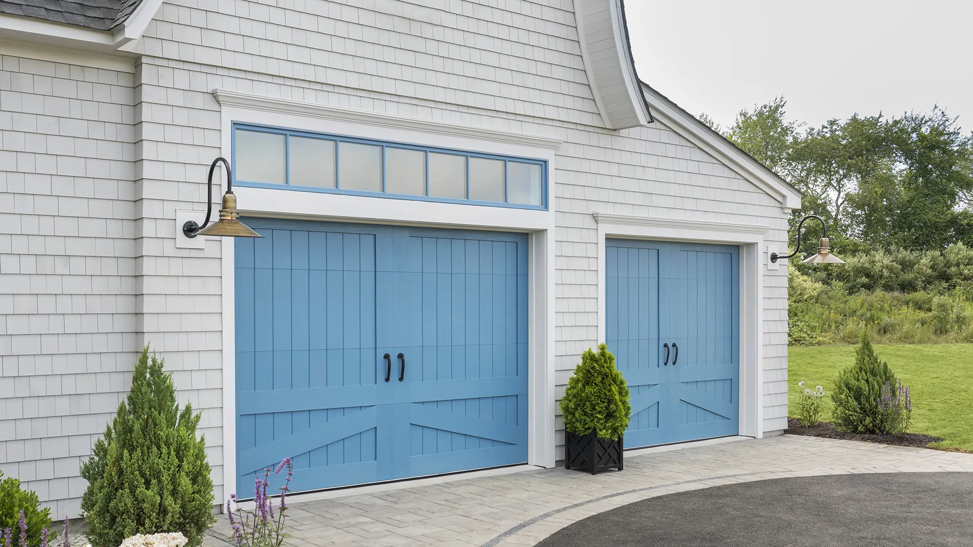 Blue Canyon Ridge 5-Layer garage door