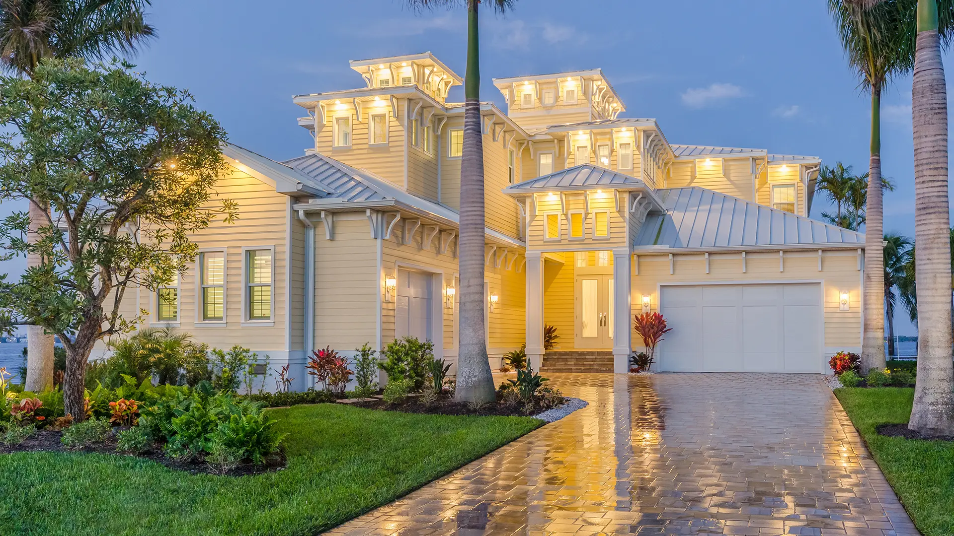 Coachman door in white