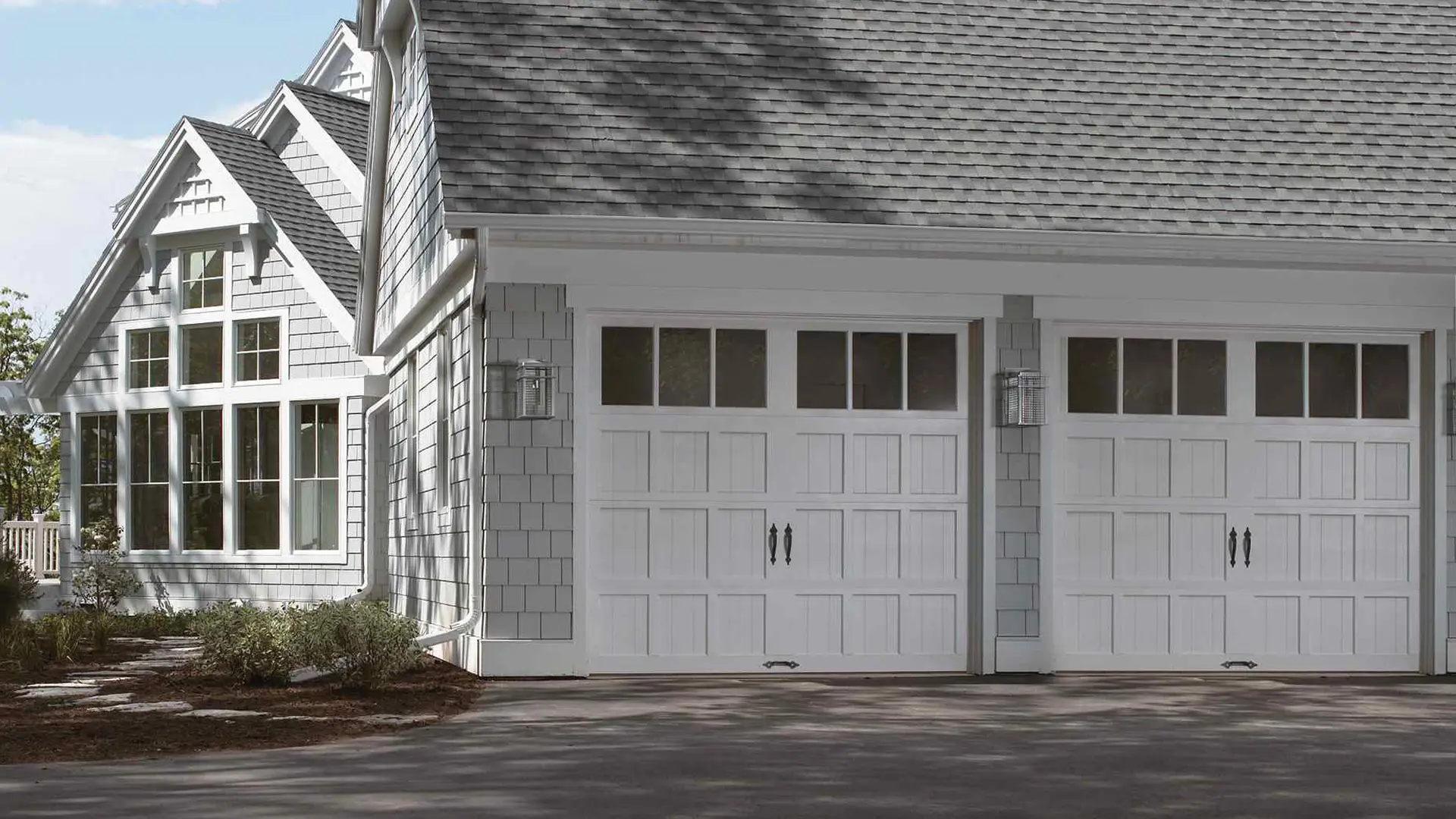 Reserve® Wood Semi-Custom garage door in Design 4 with SQ24 windows in White