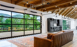 Avante AV | Interior view of Full View Windows with Clear Glass on barn