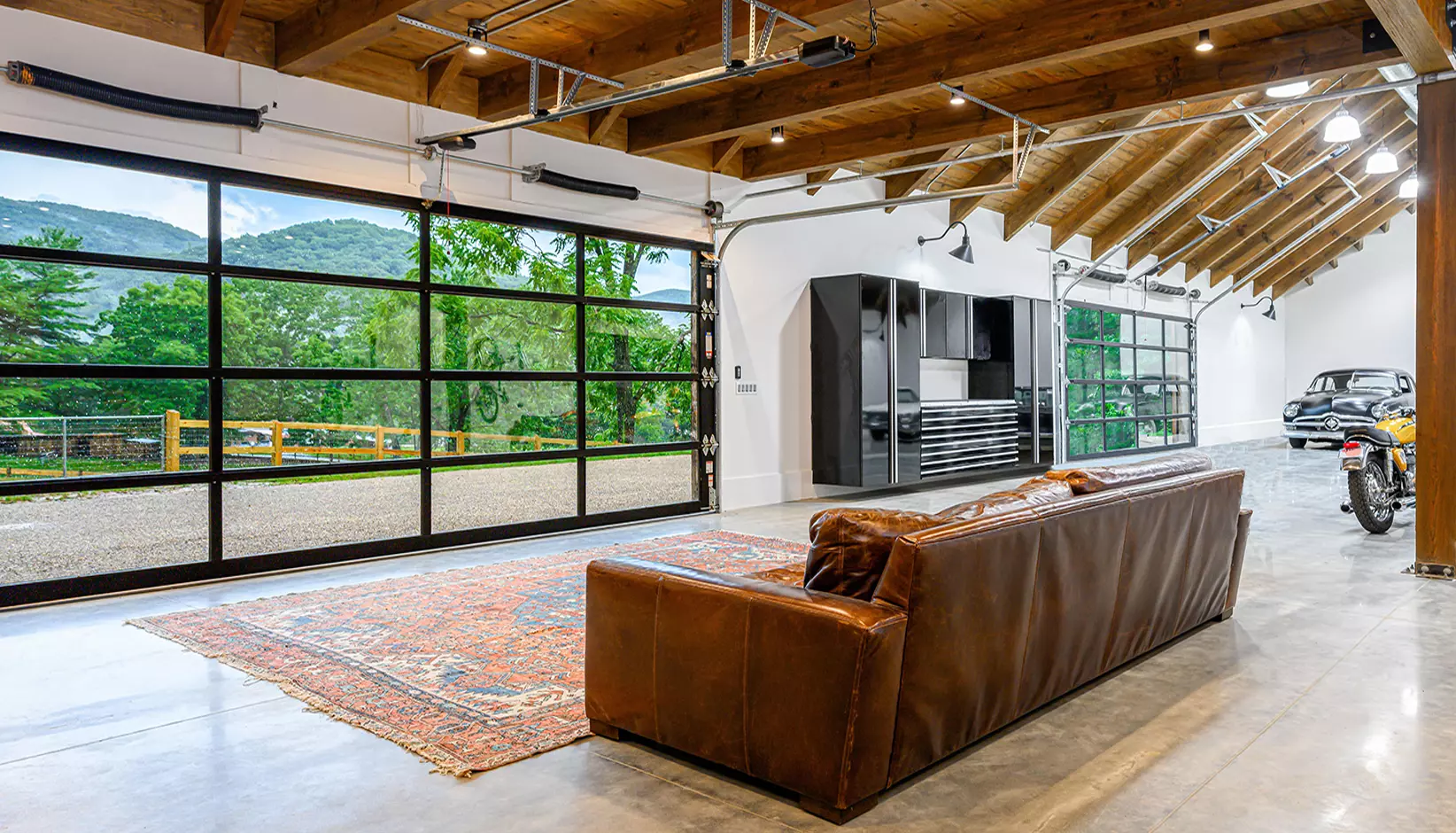 Avante® – Now Available with C-Power™ Technology garage doors