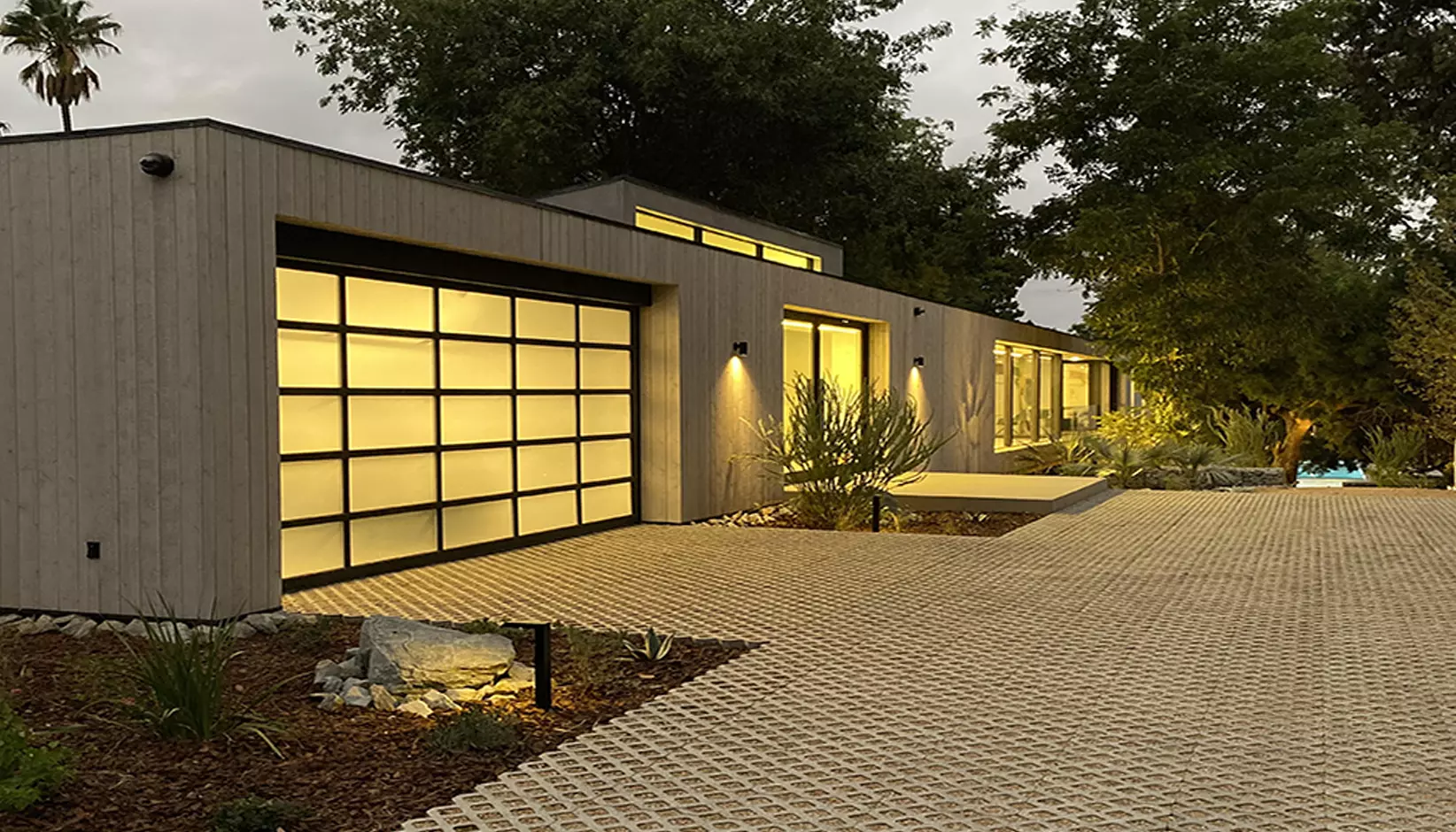 Avante® – Now Available with C-Power™ Technology garage doors