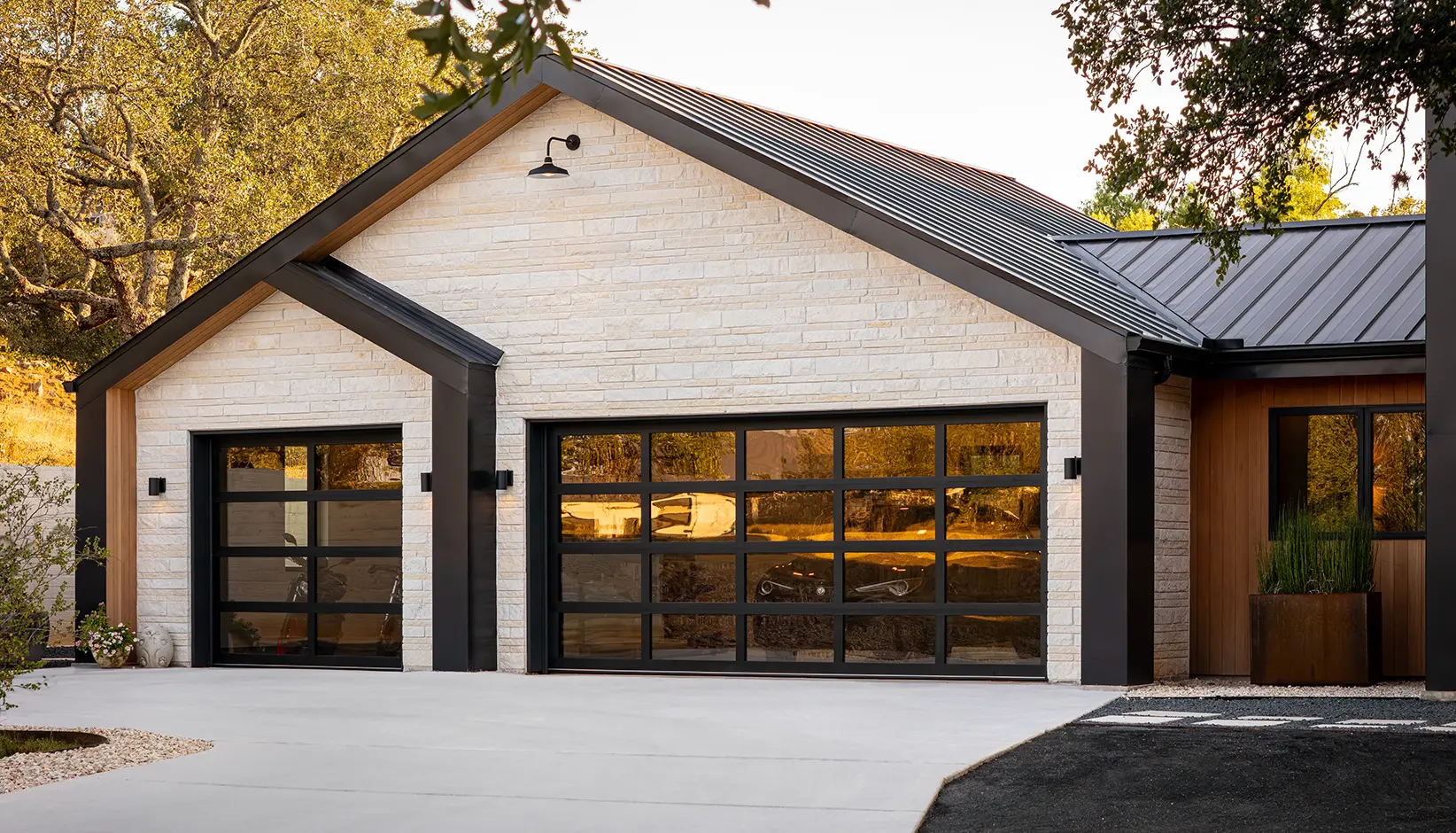 Avante® – Now Available with C-Power™ Technology garage doors