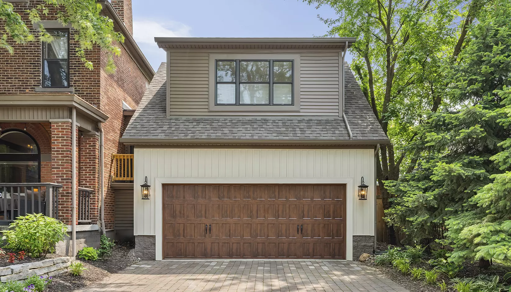 Bridgeport™ Steel garage doors