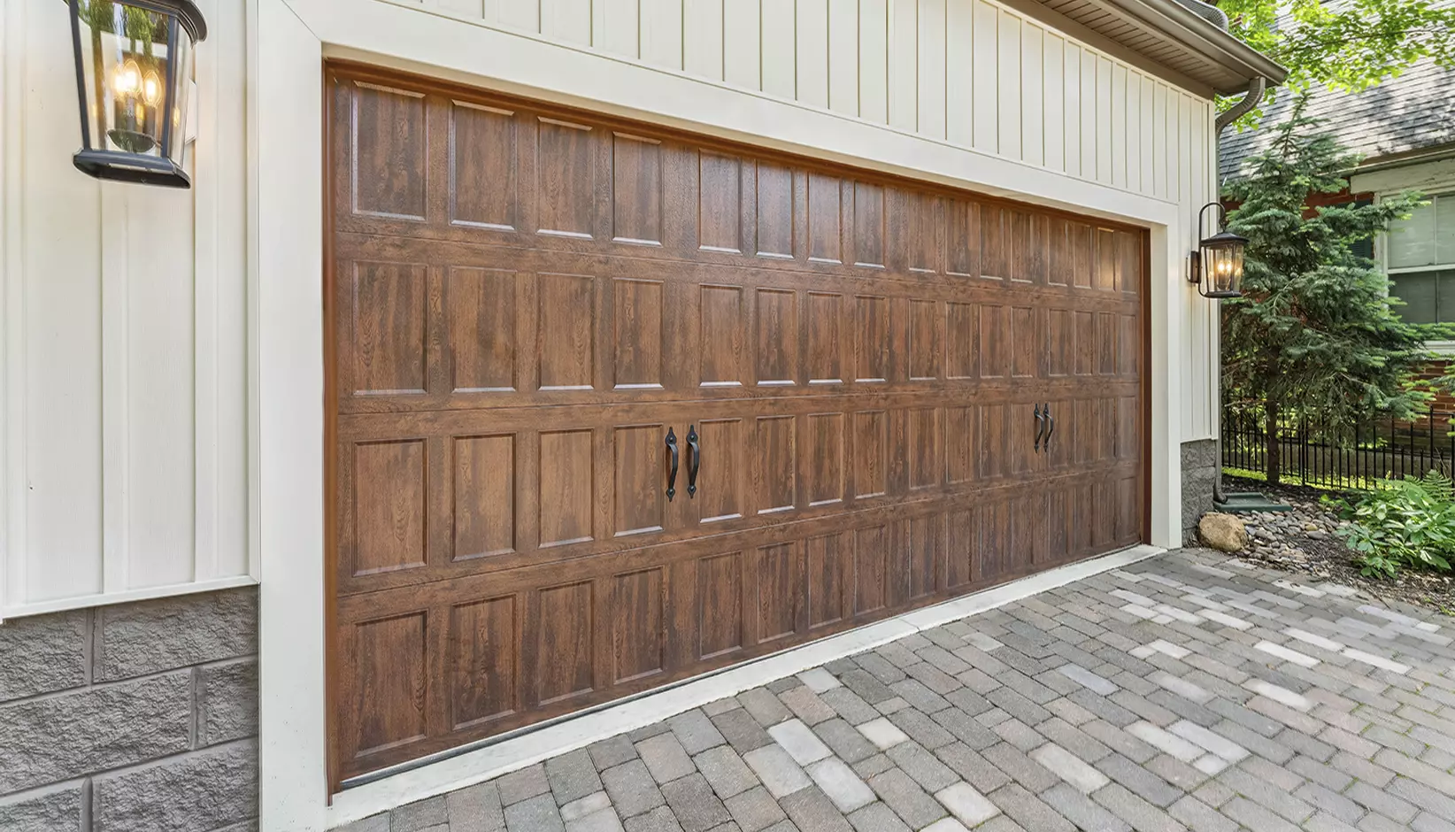 Bridgeport™ Steel garage doors