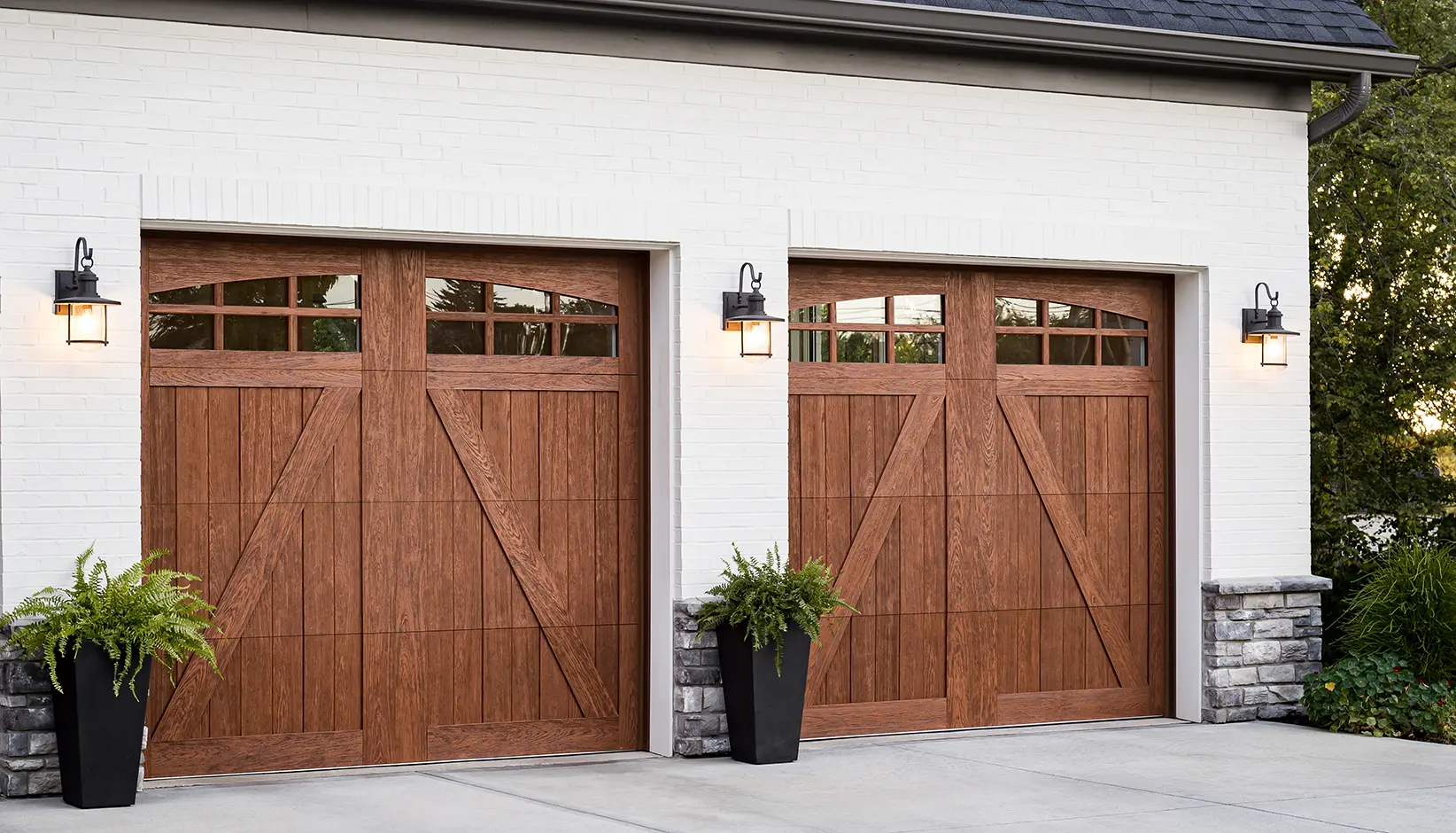 Canyon Ridge® Carriage House (5-Layer) garage doors