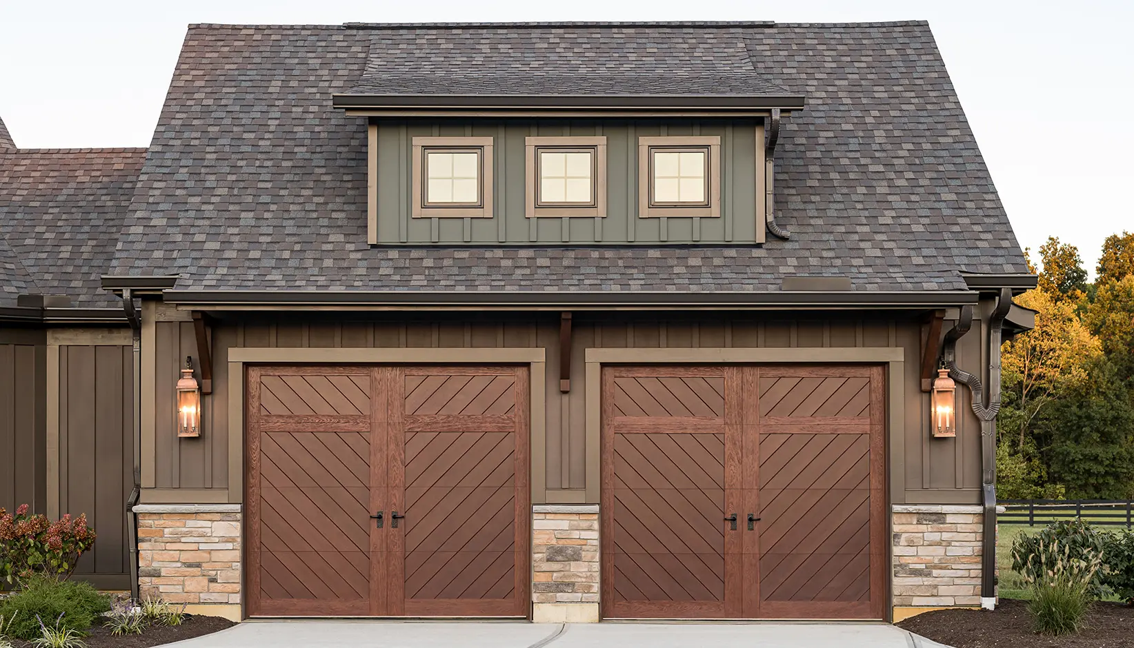 Canyon Ridge® Chevron garage doors