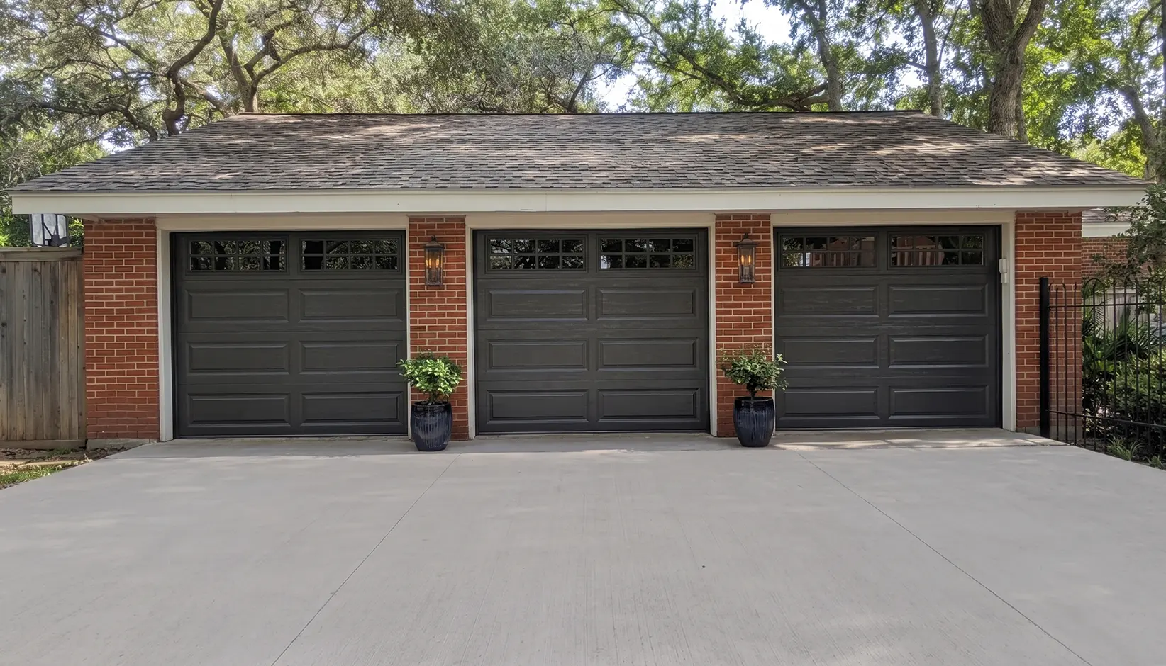 Classic Steel garage door in Iron ore