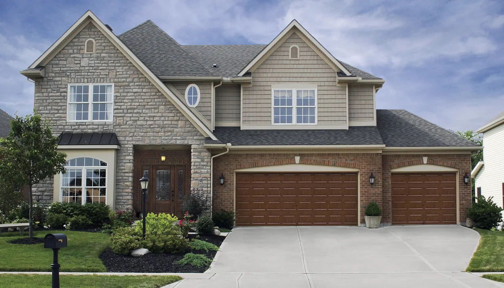 Classic™ Steel garage doors