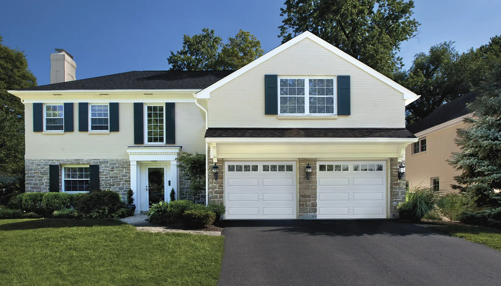 Classic™ Steel garage doors
