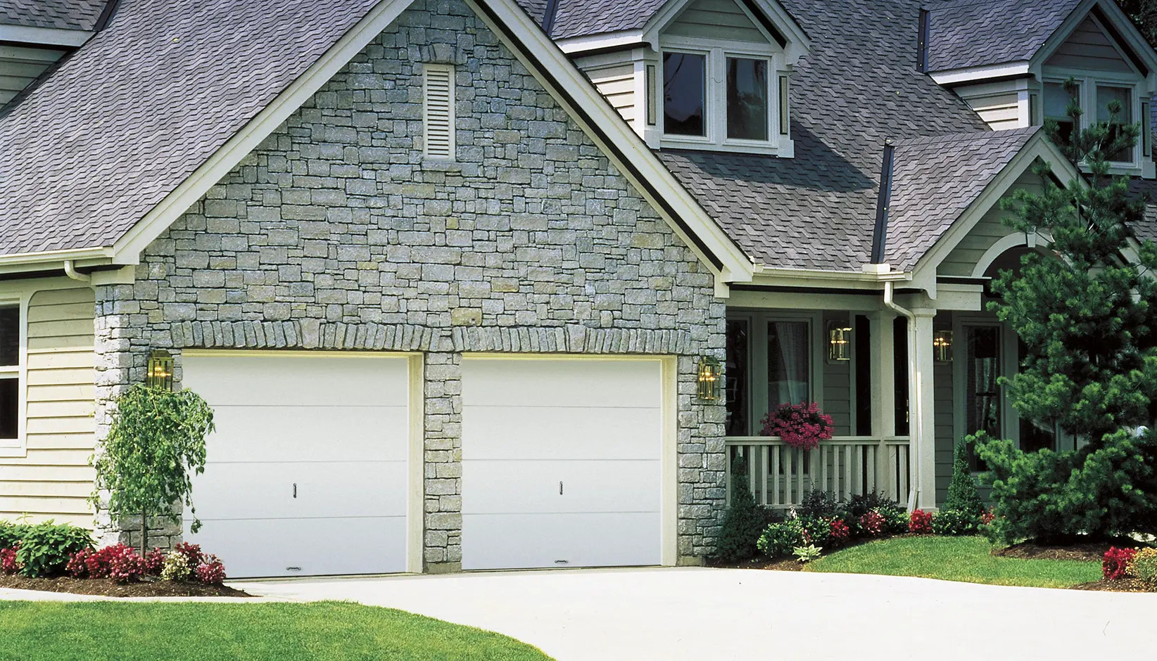 Classic™ Wood garage doors