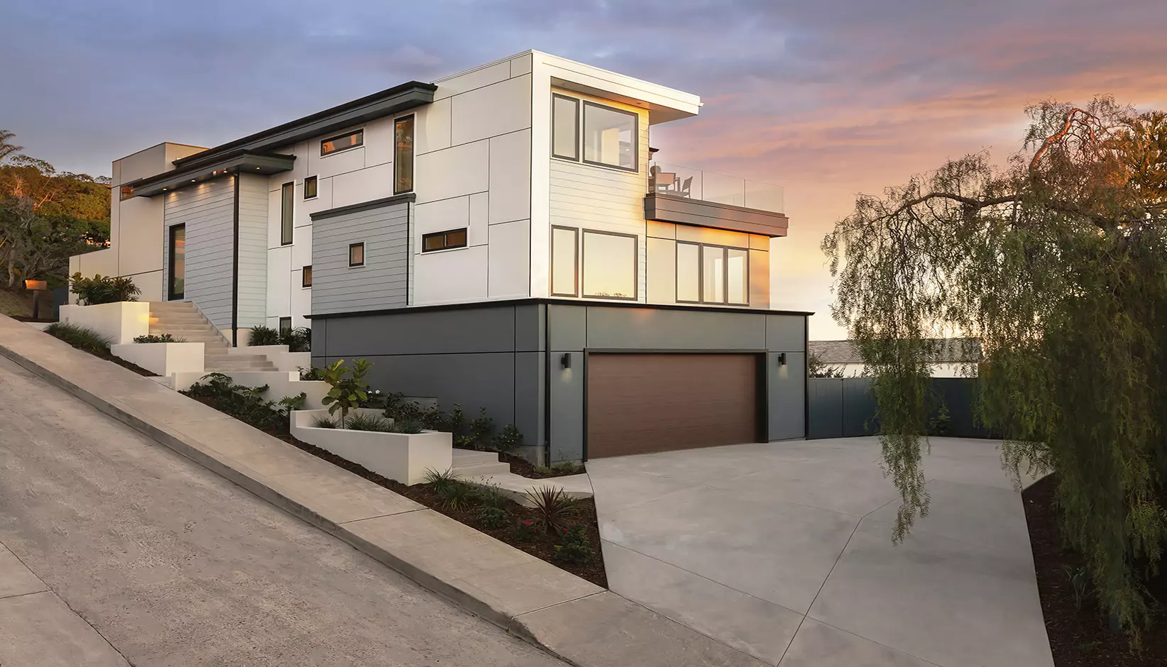 Modern Steel™ garage doors