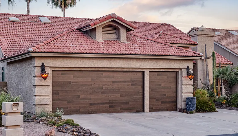 Modern Steel™ Ultra-Grain® Plank garage doors
