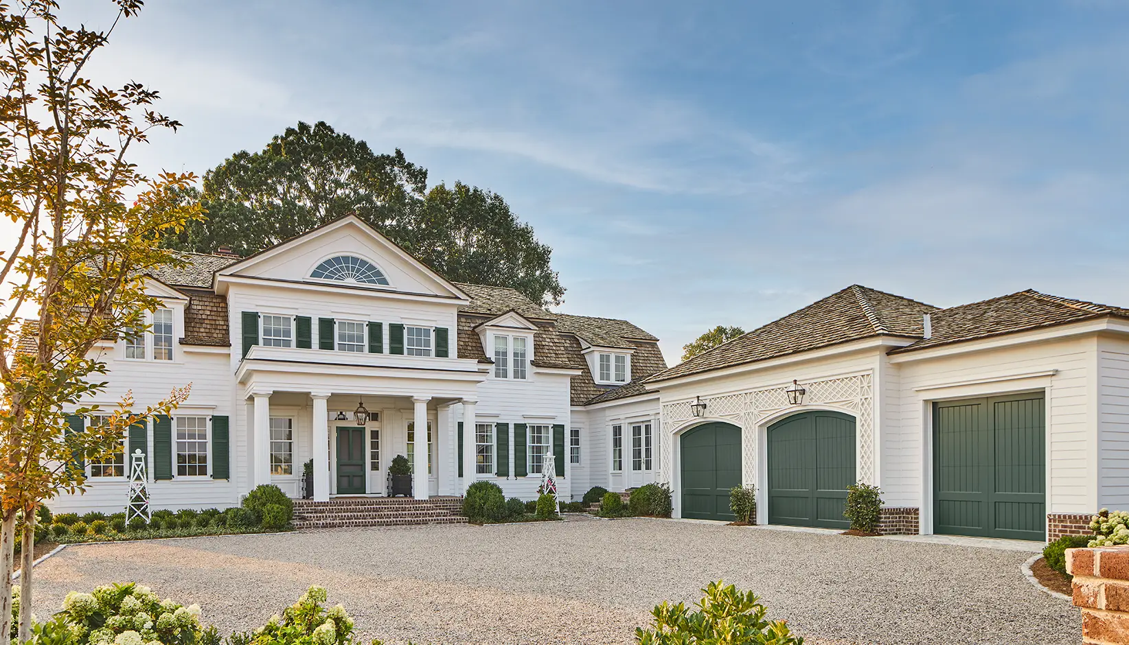 Reserve® Wood Extira® garage doors