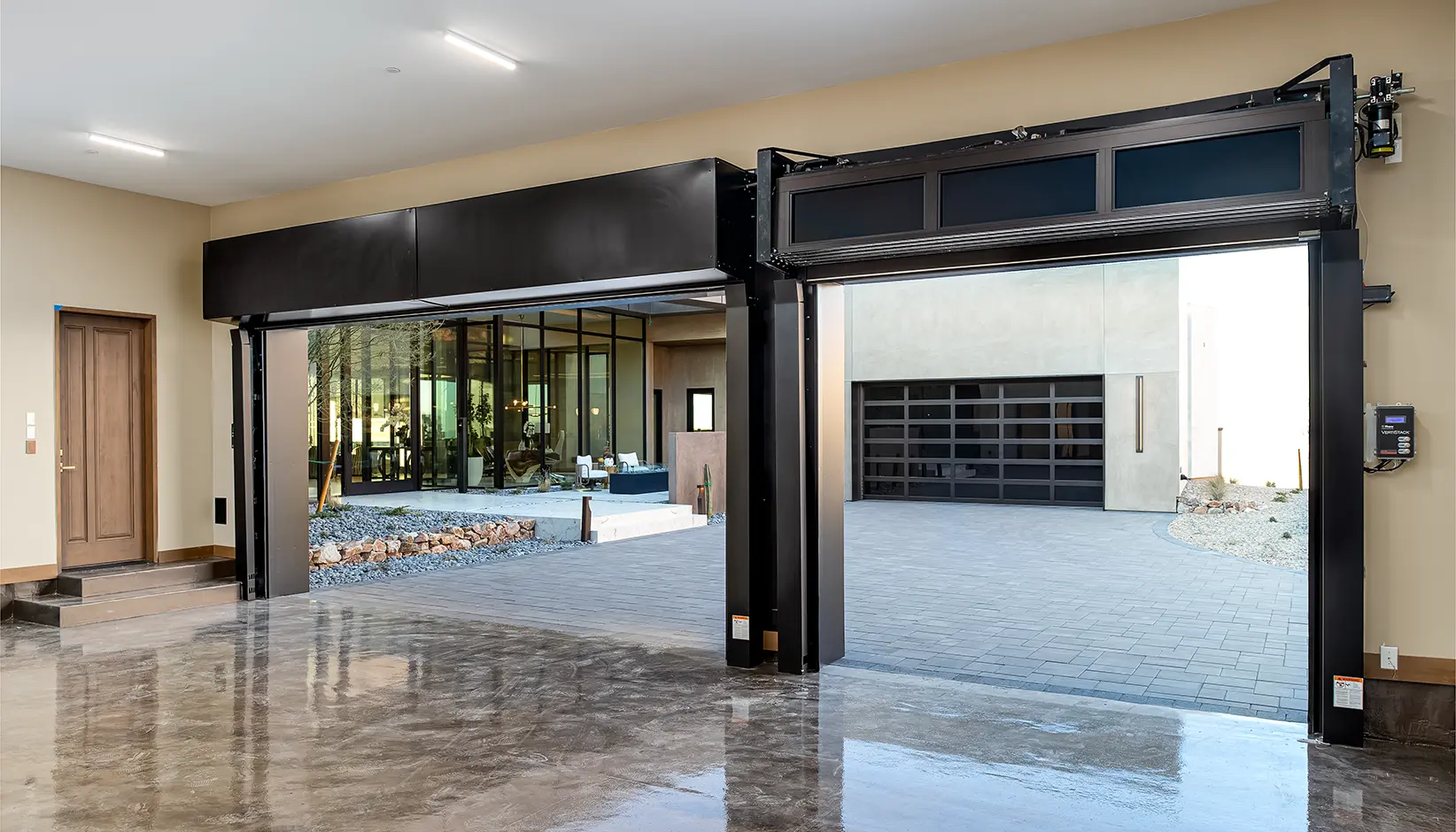VertiStack Avante open doors